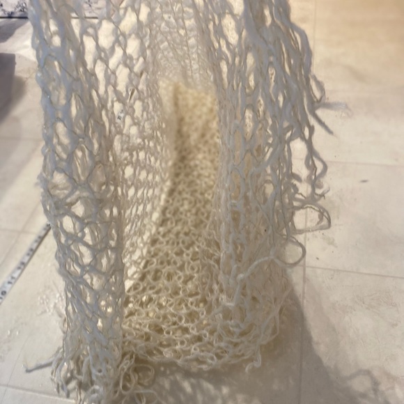 Candies Winter White loose Knit Scarf w/ golden LUREX Sparkle! STUNNING! Long OS - Picture 12 of 17